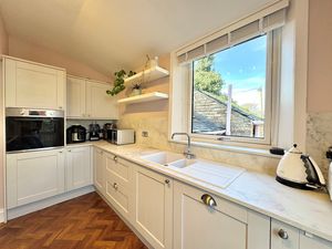 Photo 25- click for photo gallery